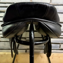 Load image into Gallery viewer, 17 1/2” MN English Made Jump/Hunt/XC Saddle - Black - TB/Ex Racer - Teamchasing