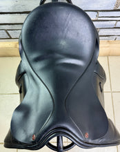 Load image into Gallery viewer, 17” Wide Native Pony/Comfort Saddles WH Saddle - Black