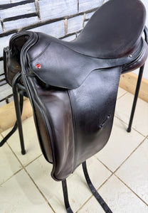 17 1/2” Wide Albion SLK Ultima Dressage Saddle - Brown