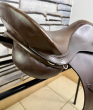 Load image into Gallery viewer, 17 1/2” Wide Eclipse Saddlery English GP Saddle - Brown
