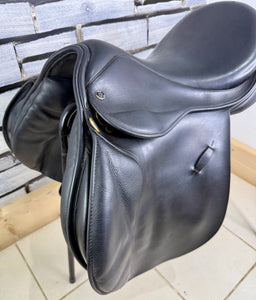 17” Wide Farrington Burford Event Saddle - Black