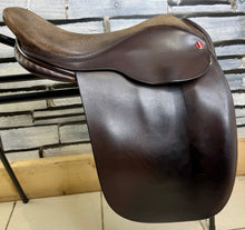 Load image into Gallery viewer, 16” XW Jeffries Close Contact Show/WH Saddle - Brown - Extra Wide
