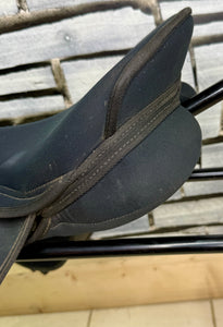 17” MW Thorowgood Maxam GP Saddle - Black