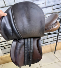 Load image into Gallery viewer, 18” Medium Jeffries Falcon Hawk Event Saddle - Brown - M