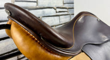 Load image into Gallery viewer, 18 1/2” Medium (Fit 30) Stubben Siegfried Extra GP/Jump Saddle - Black/Tan