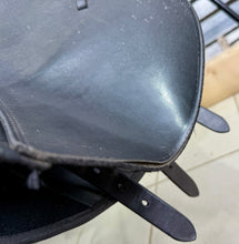 Load image into Gallery viewer, 17” Wide-XW/Changeable Gullet Thorowgood Cob GP Saddle-Black
