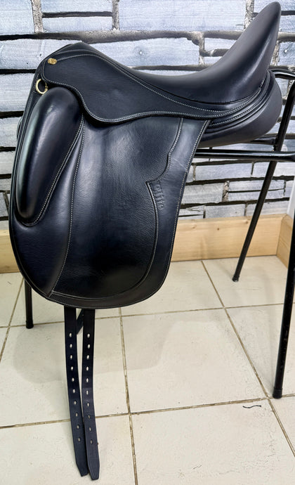 17 1/2” Wide Stride Free Elite Dressage Saddle - Black