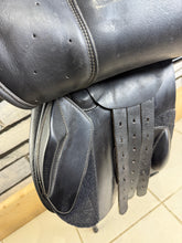 Load image into Gallery viewer, 16” Medium (33) Prestige John Whitaker Junior Pony Jumping Saddle - Black