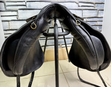 Load image into Gallery viewer, 18” MW Ideal Suzannah Dressage Saddle - Black