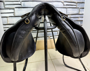 18” MW Ideal Suzannah Dressage Saddle - Black