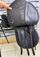 Load image into Gallery viewer, 17” Wide-XW/Changeable Gullet Thorowgood Cob GP Saddle-Black
