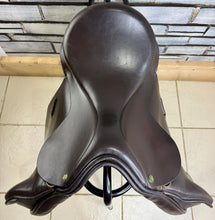 Load image into Gallery viewer, 17” Wide Crown/Ideal 1350 GP Saddle - Brown - Big Blocks - English Leather