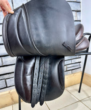 Load image into Gallery viewer, 16 1/2” MW Novus WH/VSD Saddle - Brown