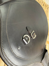Load image into Gallery viewer, S/H 22” Fairfax Brown Leather Mono/Short Jumping Stud Girth
