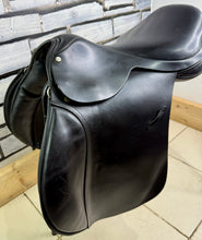 Load image into Gallery viewer, 18 1/2” Medium Hayes GP/Jump Gents English Hunting Saddle - Black