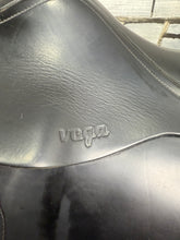 Load image into Gallery viewer, 17” MW Amerigo Vega Dressage Saddle - Black
