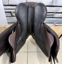 Load image into Gallery viewer, 17-17 1/2” MW Paul Jones Jump Saddle - Brown