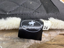 Load image into Gallery viewer, S/H Fuffly Short Girth Cover - Natural/Black - Pony