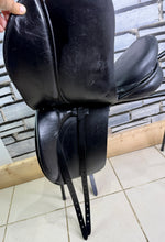Load image into Gallery viewer, 17 1/2” MW-Wide Ideal Jessica Dressage Saddle - Black - Flocked