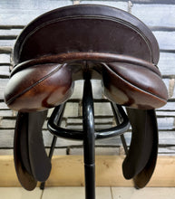 Load image into Gallery viewer, 17” Wide Farrington/Shires GP Saddle - Brown
