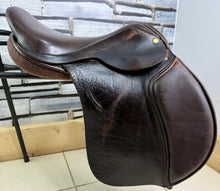 Load image into Gallery viewer, 17 1/2” MN Humphries &amp; Swain Holistic Saddlery GP/Jump Saddle - Brown