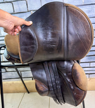 Load image into Gallery viewer, 17” MN S.O.S Saddlery GP/Jump Saddle - Brown - High Wither - TB ROR - Massive Blocks