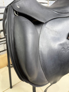 17 1/2” MW Voltaire Adelaide Monoflap 2023 Dressage Saddle - Black