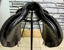 Load image into Gallery viewer, 18” NM Albion Legend GP/Jump Saddle - Brown - TB/ROR/Hunt - Narrow-Medium