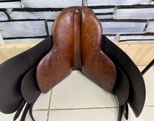 Load image into Gallery viewer, 14 1/2” Medium Fylde Saddlery Lead Rein Show Saddle - Brown