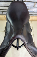 Load image into Gallery viewer, 17” MW Voltaire Lexington Monoflap Jump Saddle -2021- Brown