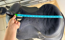 Load image into Gallery viewer, 15” Wintec Western Saddle - Black