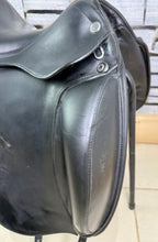 Load image into Gallery viewer, 17” Medium Prestige Engelke D2 Dressage Saddle - Black