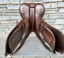 Load image into Gallery viewer, 18” MW Jeffries Falcon Hawk Event Saddle - Brown