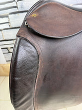 Load image into Gallery viewer, 18” Wide Black Country Working Hunter Saddle - Brown