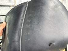 Load image into Gallery viewer, 17 1/2-18” Wide Ideal 1350 GP Saddle - Black
