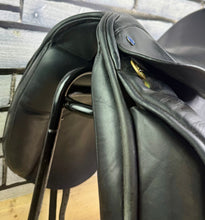 Load image into Gallery viewer, 18” Wide Ideal/Martin Wilkinson Suzannah Dressage Saddle - Black