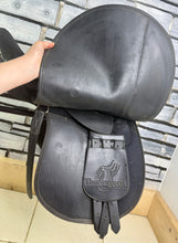 Load image into Gallery viewer, 17 1/2” Wide Thorowgood Griffin Cob GP Saddle - Black