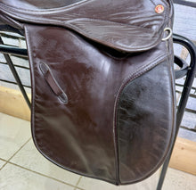 Load image into Gallery viewer, 16” MW Saddle Company Pony GP Saddle - Brown - Changeable Width on a Press