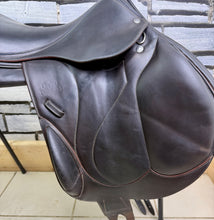 Load image into Gallery viewer, 17 1/2” MW Devoucoux Chiberta O Jump Saddle - Brown