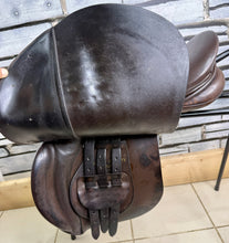 Load image into Gallery viewer, 17” MW-Wide Jeffries Falcon Hawk Event GP Saddle - Brown