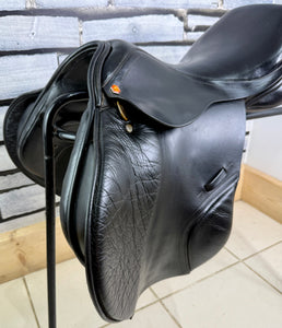 17” MW Albion K2 Jump Saddle - Black