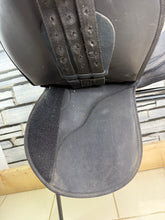Load image into Gallery viewer, 16” Wide/Changeable Gullet Thorowgood Maxam Pony GP Saddle - Black