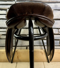 Load image into Gallery viewer, 16” MW-Wide Fylde Hayden Show/Working Hunter Saddle -Brown- Suede Top