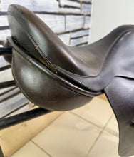 Load image into Gallery viewer, 17 1/2” Medium Black Country Event/GP Saddle - Black