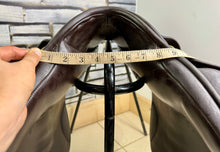 Load image into Gallery viewer, 17 1/2” Medium Albion K2 Jump Saddle - Brown