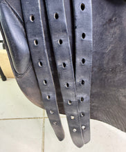 Load image into Gallery viewer, 17 1/2” Medium Albion Legend Jump Saddle - Black