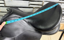 Load image into Gallery viewer, 18” Wide Ideal/Martin Wilkinson Suzannah Dressage Saddle - Black