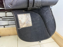 Load image into Gallery viewer, 18” Wide Thorowgood Griffin Standard GP Saddle - Black