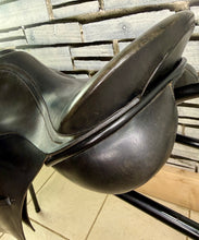 Load image into Gallery viewer, 18” MW Albion K2 GP Saddle - Black -Big Blocks- Mega Comfy