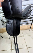 Load image into Gallery viewer, 17” Medium Albion Lux Dressage Saddle - Brown